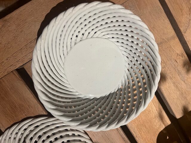 Coupelle tressée au couvercle fleuri – Image 3