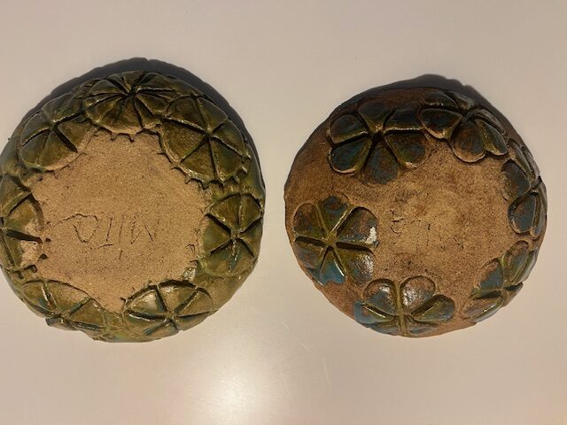 Dessous coupelles aux fleurs