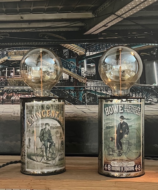 deux lampes tricycles